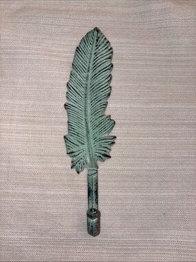 Cast Iron Metal Feather Wall Hook